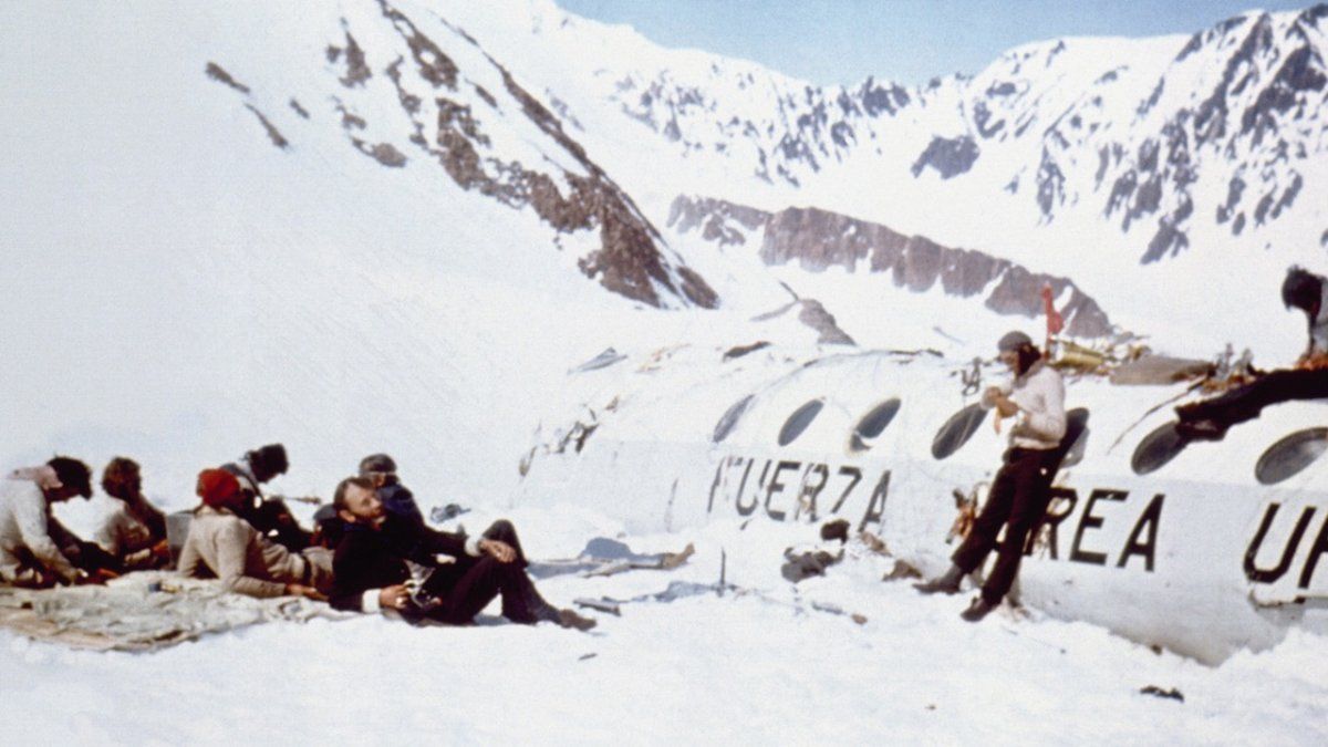 La insólita historia de los sobrevivientes de la tragedia de Los Andes con dos grandes del fútbol argentino