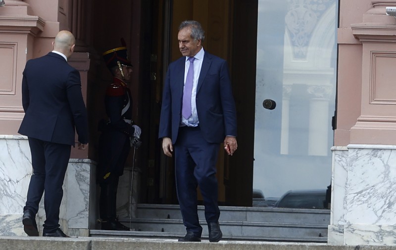 Lavagna escala la guerra con Scioli y publica datos lapidarios sobre el turismo