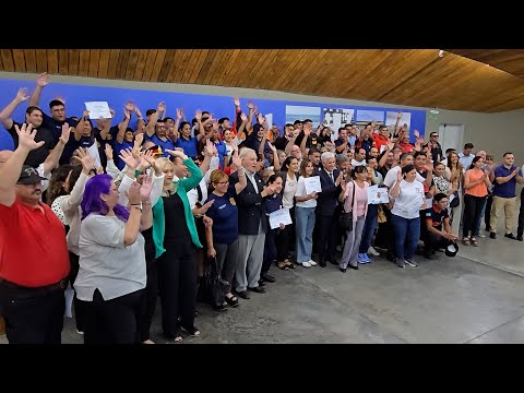 Poggi entregó certificados y subsidios a 34 asociaciones de bomberos voluntarios