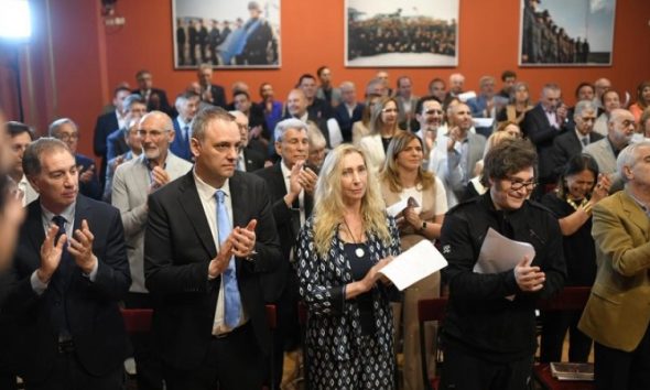 Tensión con la Iglesia: Milei recibió a evangélicos tras negarle una reunión a los obispos