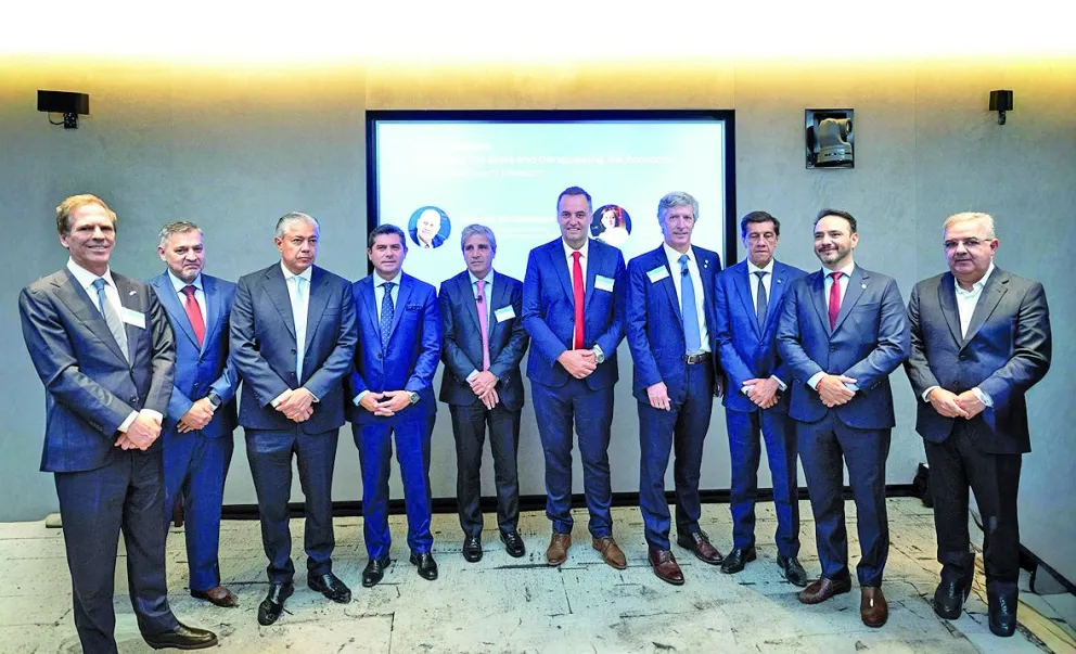 Adorni se reunió con gobernadores en Nueva York para coordinar inversiones