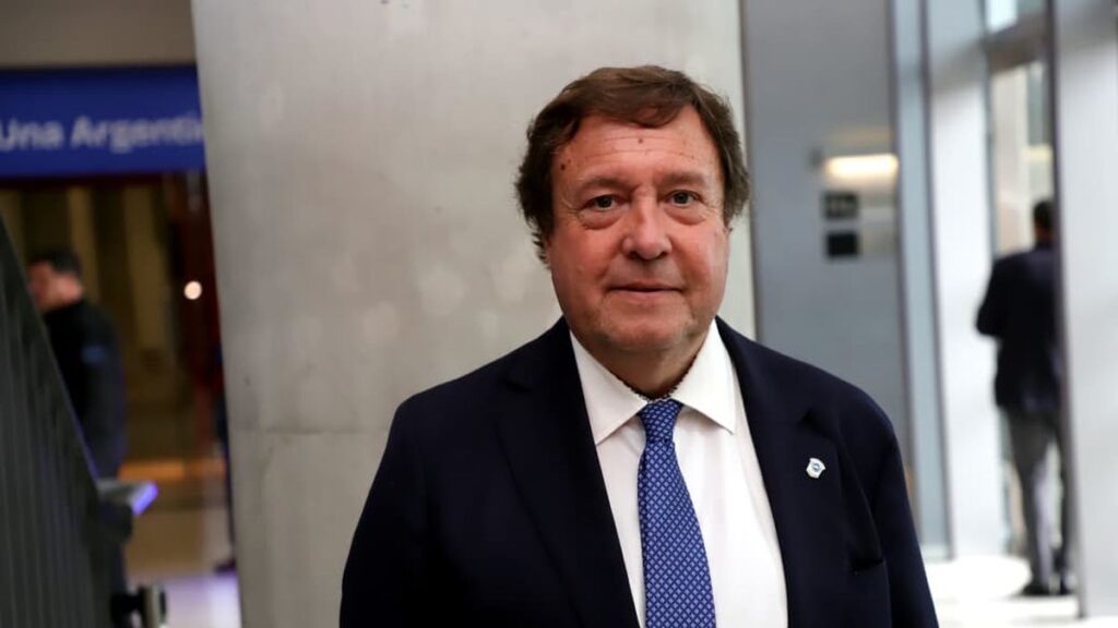 Alberto Weretilneck: "Tenemos que trabajar en la búsqueda de inversiones y en la competitividad"