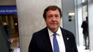 Alberto Weretilneck: "Tenemos que trabajar en la búsqueda de inversiones y en la competitividad"