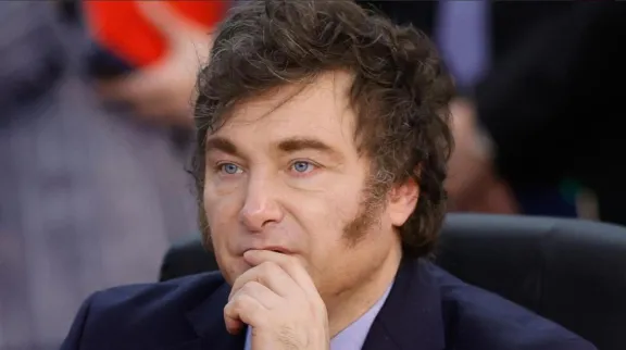 Alerta roja del Financial Times: la mayor caída mensual desde 2023 pone a prueba el plan de Milei