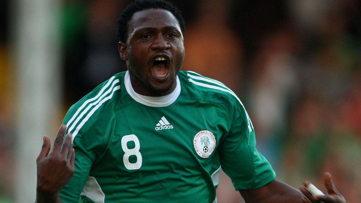 Conmoción en el fútbol: murió el nigeriano Michael Eneramo tras desplomarse durante un partido