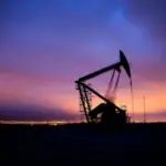 El petróleo Brent supera los 110 dólares en el mercado internacional