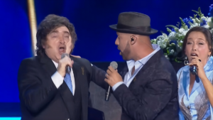 Javier Milei cantó "Libre" y fue protagonista de la celebración de la independencia de Israel