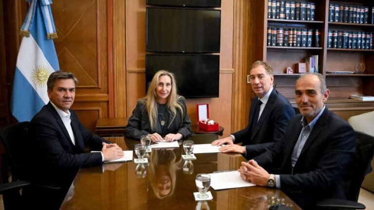 Karina Milei recibió en la Casa Rosada al gobernador de Chaco, Leandro Zdero