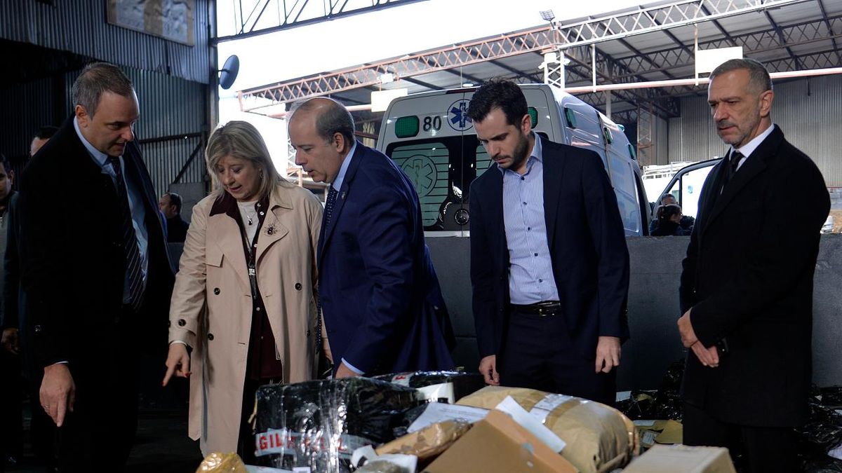 Manuel Adorni y Alejandra Monteoliva encabezaron un operativo de destrucción de droga