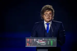 Milei en Hungría: críticas a Pedro Sánchez y respaldo a Víktor Orban