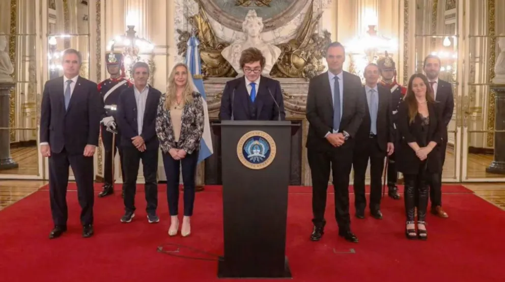 Milei encabeza reunión de Gabinete para relanzar la gestión y sostener a Adorni