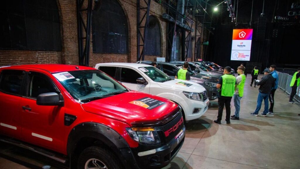 Santa Fe subasta bienes incautados a organizaciones criminales: hay motos, autos y un avión