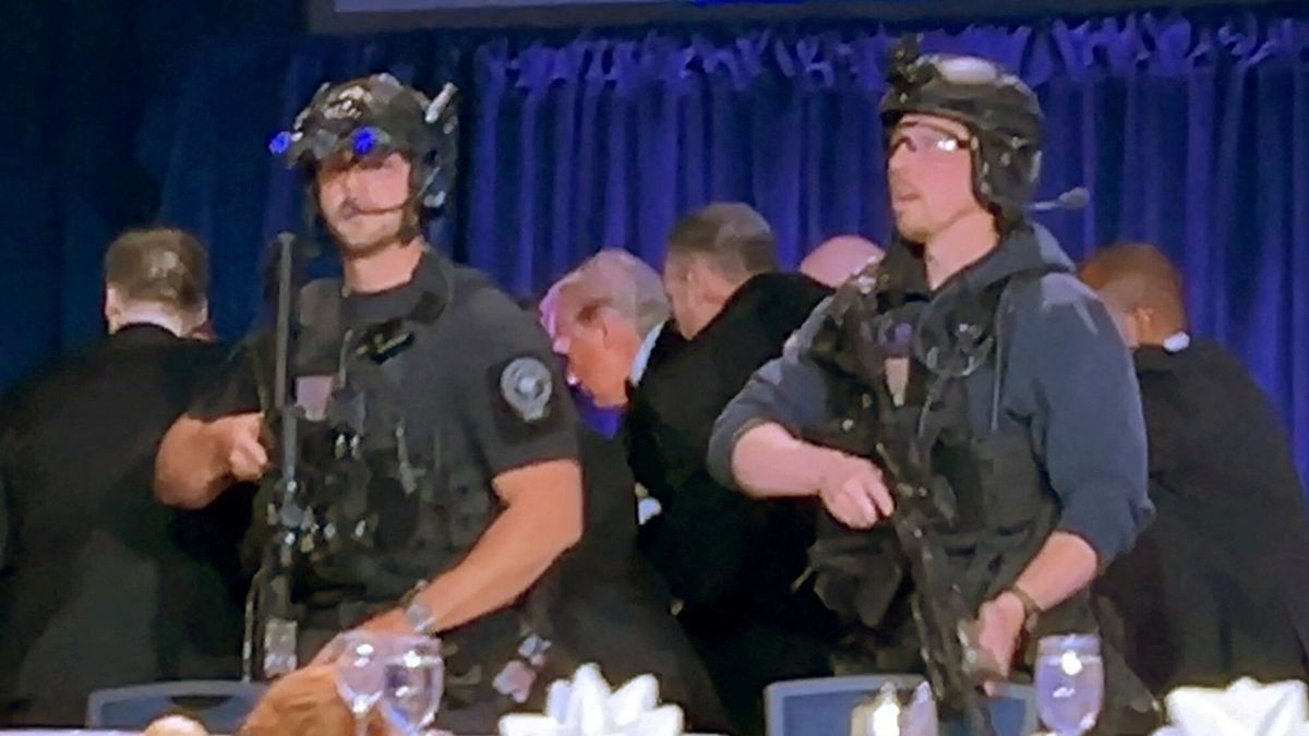 Tiroteo, miedo y confusión en Washington: los videos del ataque y cómo evacuaron a Donald Trump y J.D
