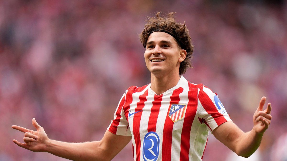 Barcelona va a fondo por Julián Álvarez: presentó una oferta de 100 millones de euros