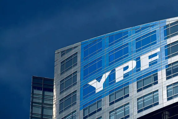 Caso YPF: El fondo Burford busca prolongar el litigio contra la Argentina