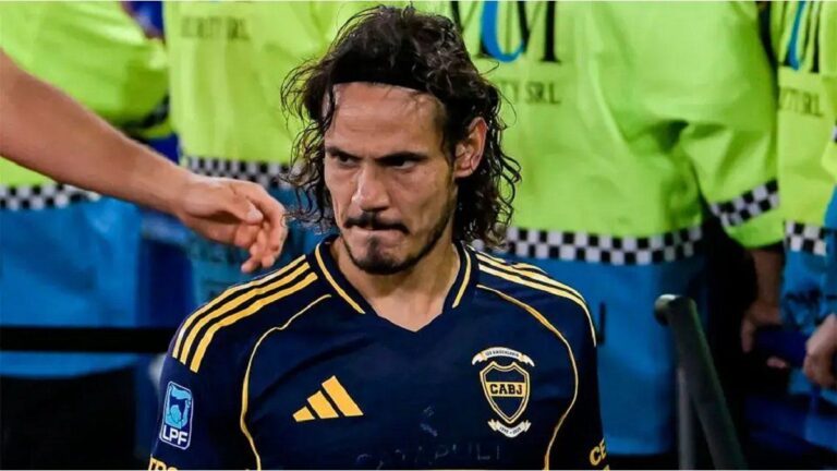 Cavani volvió a lesionarse en la previa a un partido decisivo de Boca