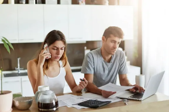 El Banco Central advierte que la morosidad en créditos personales alcanzó un récord histórico