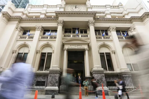 El Banco Central establece un piso del 95% para el "efectivo mínimo" a partir de noviembre