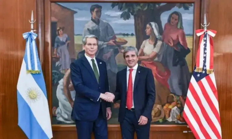 El Gobierno interviene para frenar el dólar mayorista con ventas del Tesoro