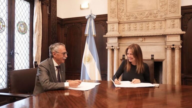 El Gobierno simplificó el trámite para la matriculación de médicos egresados de universidades nacionales