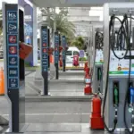 El Gobierno vuelve a postergar parcialmente el aumento de los impuestos a los combustibles