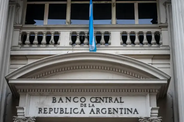 Esquema cambiario: las bandas de flotación del dólar se moverán por la inflación a partir de enero