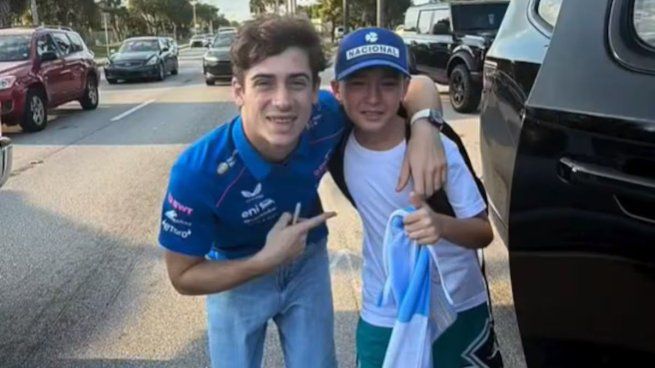 Franco Colapinto sorprendió a un niño en la calle y protagonizó un momento inolvidable: "¡Me alcanzaste!"