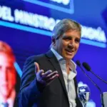 Inicia un renovado sistema cambiario bajo la presión del mercado por el fin del cepo