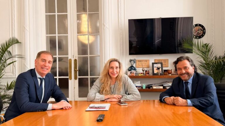 Karina Milei y Diego Santilli recibieron a Gustavo Sáenz antes de viajar a San Juan