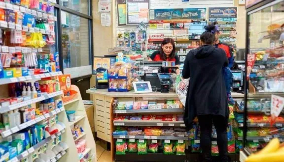 Las ventas minoristas cayeron 2% interanual en julio