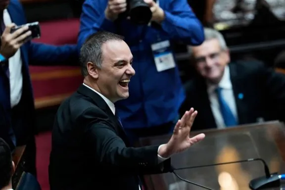 Manuel Adorni calificó de "sin sustento" la causa por la compra de departamentos