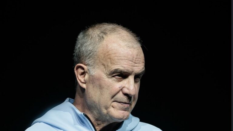 Marcelo Bielsa anticipó el final de su ciclo en Uruguay: "Nuestro trabajo culmina con el Mundial"
