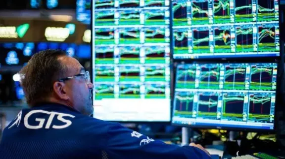 Mercado financiero: Activos de Argentina retroceden con riesgo país cerca de 1