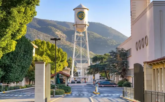 Netflix anuncia un acuerdo para adquirir Warner Bros