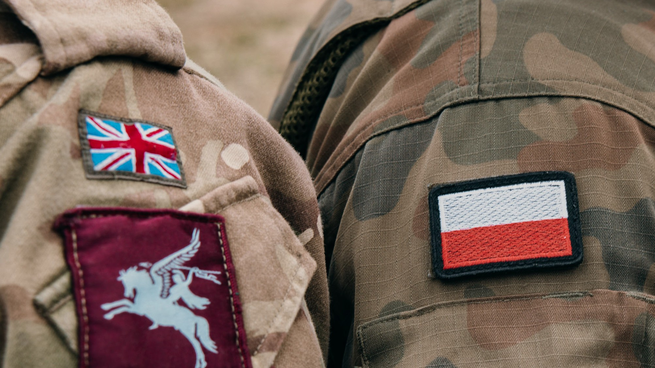 Reino Unido y Polonia sellan un acuerdo militar ante el temor por una Rusia "cada vez más agresiva"