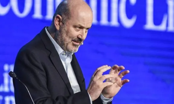 Sturzenegger busca el fin de la restricción externa: "Queremos los salarios de Japón y Polonia"