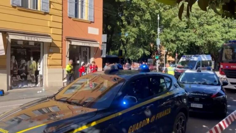Terror en Italia: un conductor atropelló a una multitud, dejó varios heridos y apuñaló a un peatón