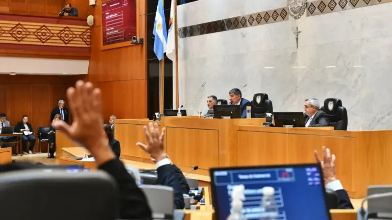 Tucumán se anticipó a la Nación y sancionó su ley de Ficha Limpia: abarca a los tres poderes del Estado