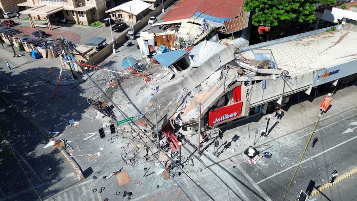 Catástrofe en Asia: fuerte terremoto en Filipinas de magnitud 7,8 deja al menos 32 muertos