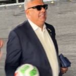Claudio Tapia se llevó la pelota del hat-trick de Lionel Messi ante Argelia: el video