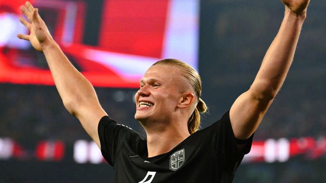 Con un doblete de Haaland, Noruega se impuso ante Senegal y se clasificó a 16avos