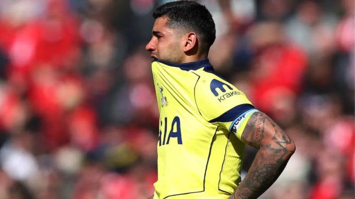 Cristian "Cuti" Romero salió lesionado y encendió las alarmas de la Selección: ¿qué le pasó?