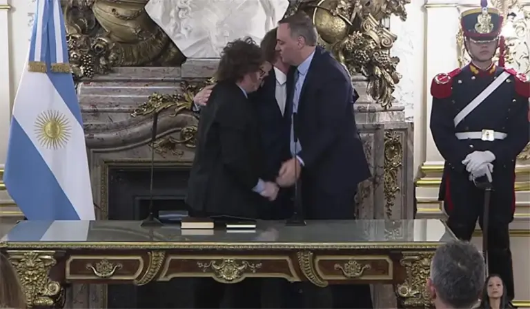 Diego Santilli juró como jefe de Gabinete con un fuerte respaldo de gobernadores aliados