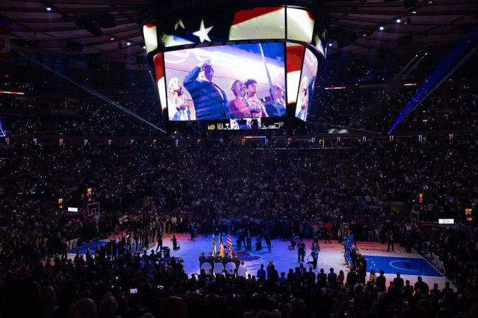 Donald Trump fue abucheado en Nueva York al ser el primer presidente en asistir a las Finales de la NBA