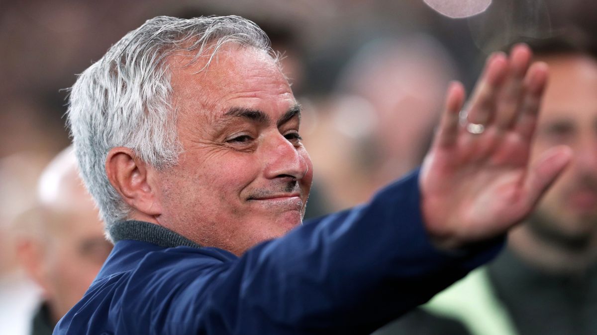 El Real Madrid anunció a José Mourinho como su nuevo entrenador