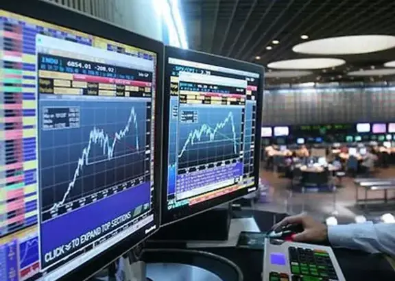 El riesgo país se desploma un 11% y toca su nivel más bajo en 8 años