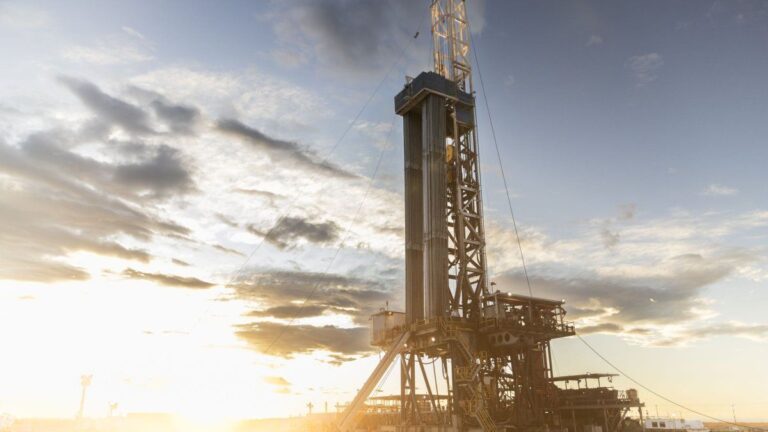 Fitch mejoró la calificación crediticia de Neuquén y destacó el rol de Vaca Muerta