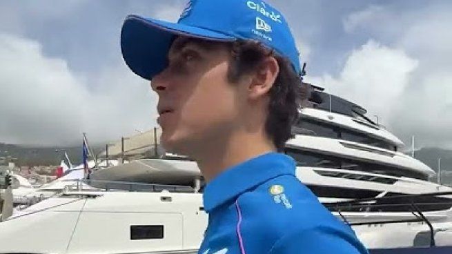 Franco Colapinto llegó a Mónaco en un lujoso yate: las imágenes