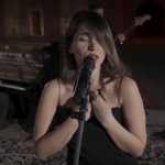 Irán condenó a una cantante a 74 latigazos por cantar sin hiyab