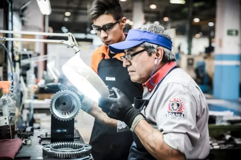 La industria y la construcción frenaron su recuperación y cayeron en abril